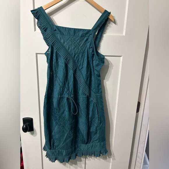 BCBGMAXAZRIA RUNWAY Voile Lace Dress Teal Hunter Green Asymmetrical - mordernwear.com BCBGMAXAZRIA RUNWAY Voile Lace Dress Teal Hunter Green Asymmetrical - mordernwear.com